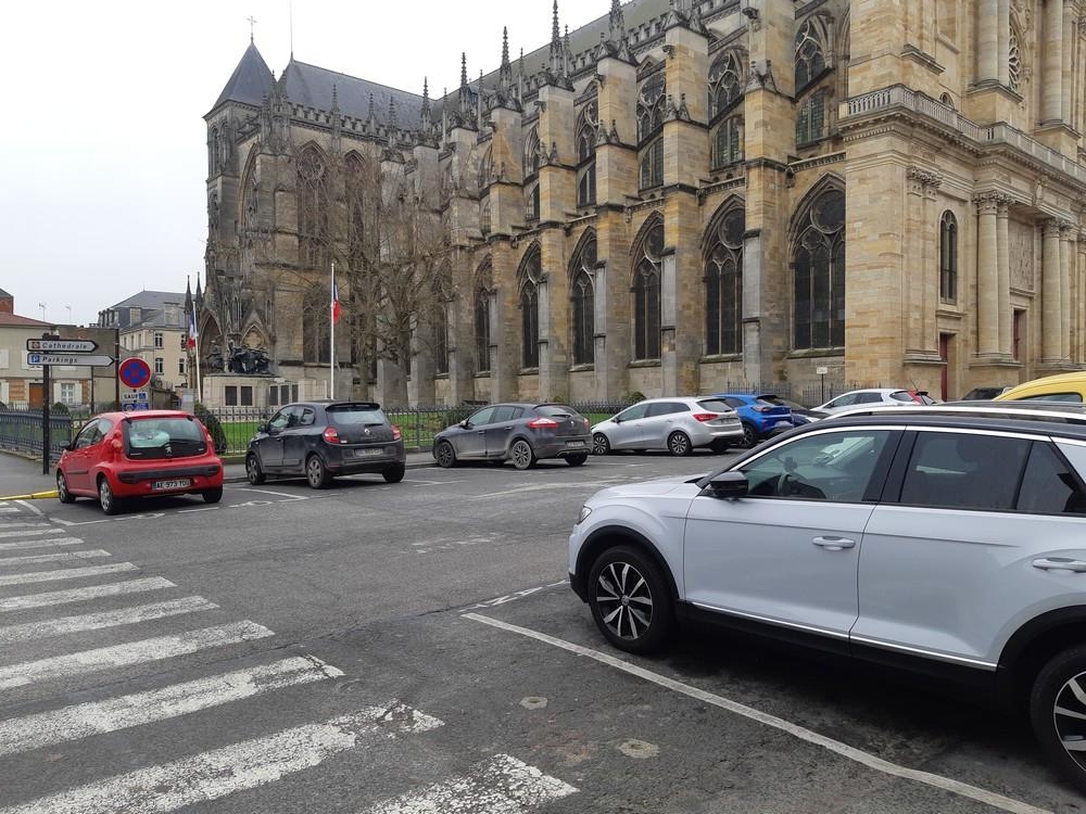 Parking cathedrale st etienne